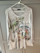 Inoah Art Poly Blend Long Sleeve  Graphic Tunic Top  Size M Pockets Grey