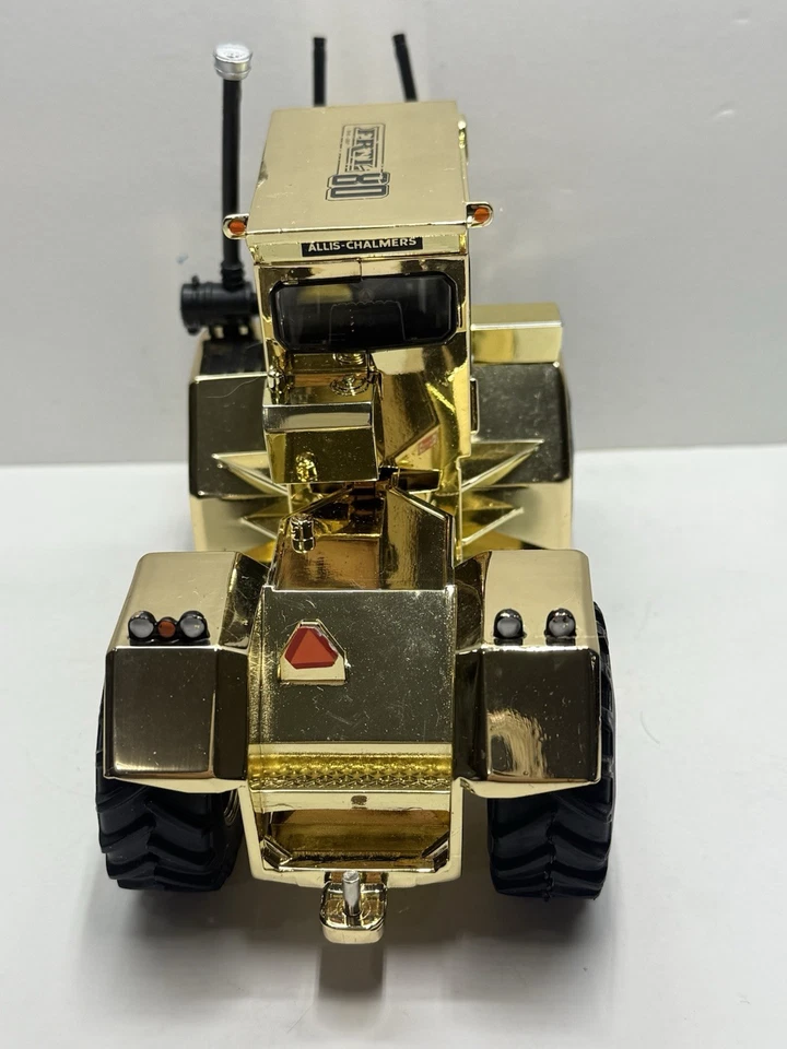 1/32 Ertl Allis chalmers 440 Tractor Gold Chase - Image 4 of 4