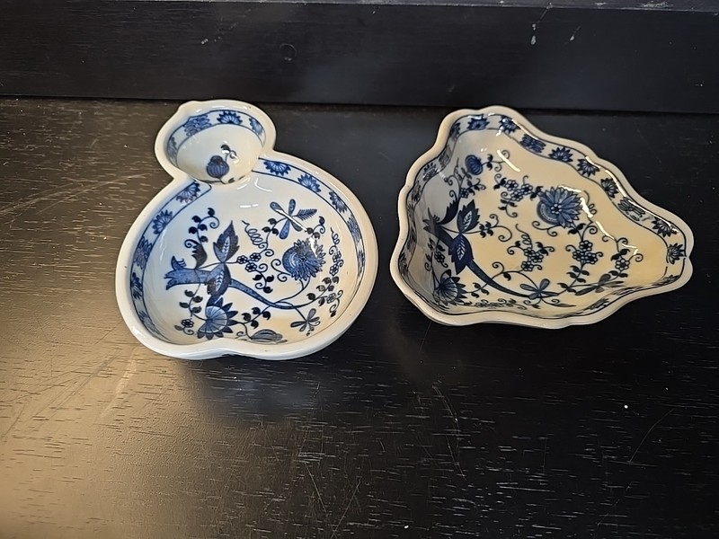 Lot Of 2 Blue Danube Japan Triangular Fluted Serving Dish