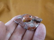 (Y-LAD-23) red Ladybug ladybird beetle bug figurine on gray leaf SOAPSTONE PERU