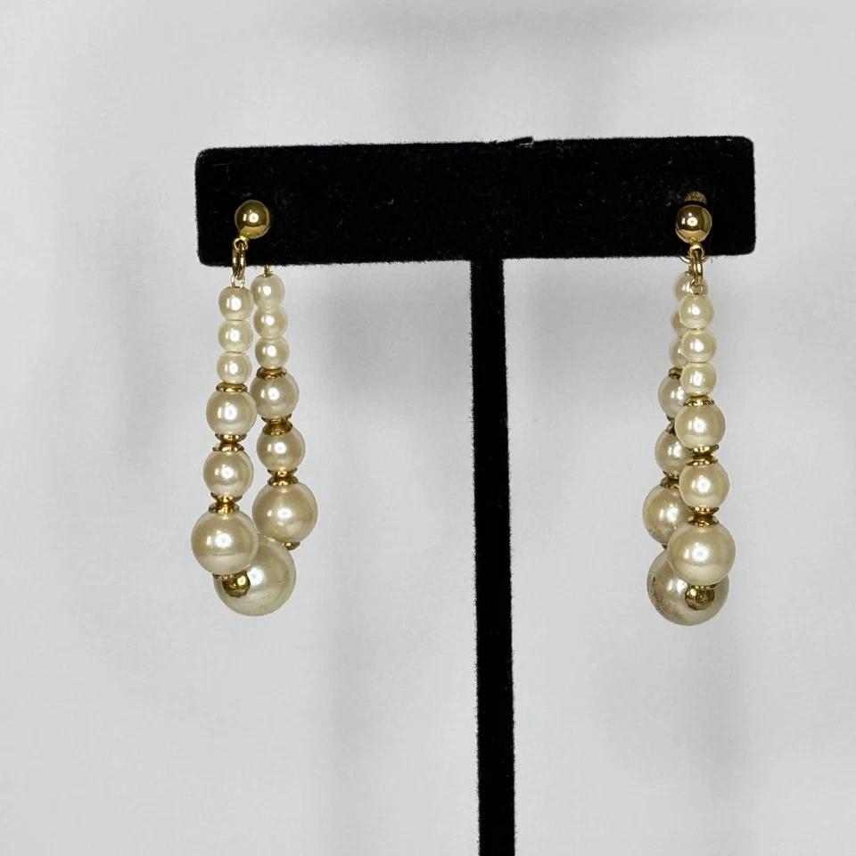 Pendientes colgantes vintage de perlas de imitación Avon tono dorado Foto 2 de 4