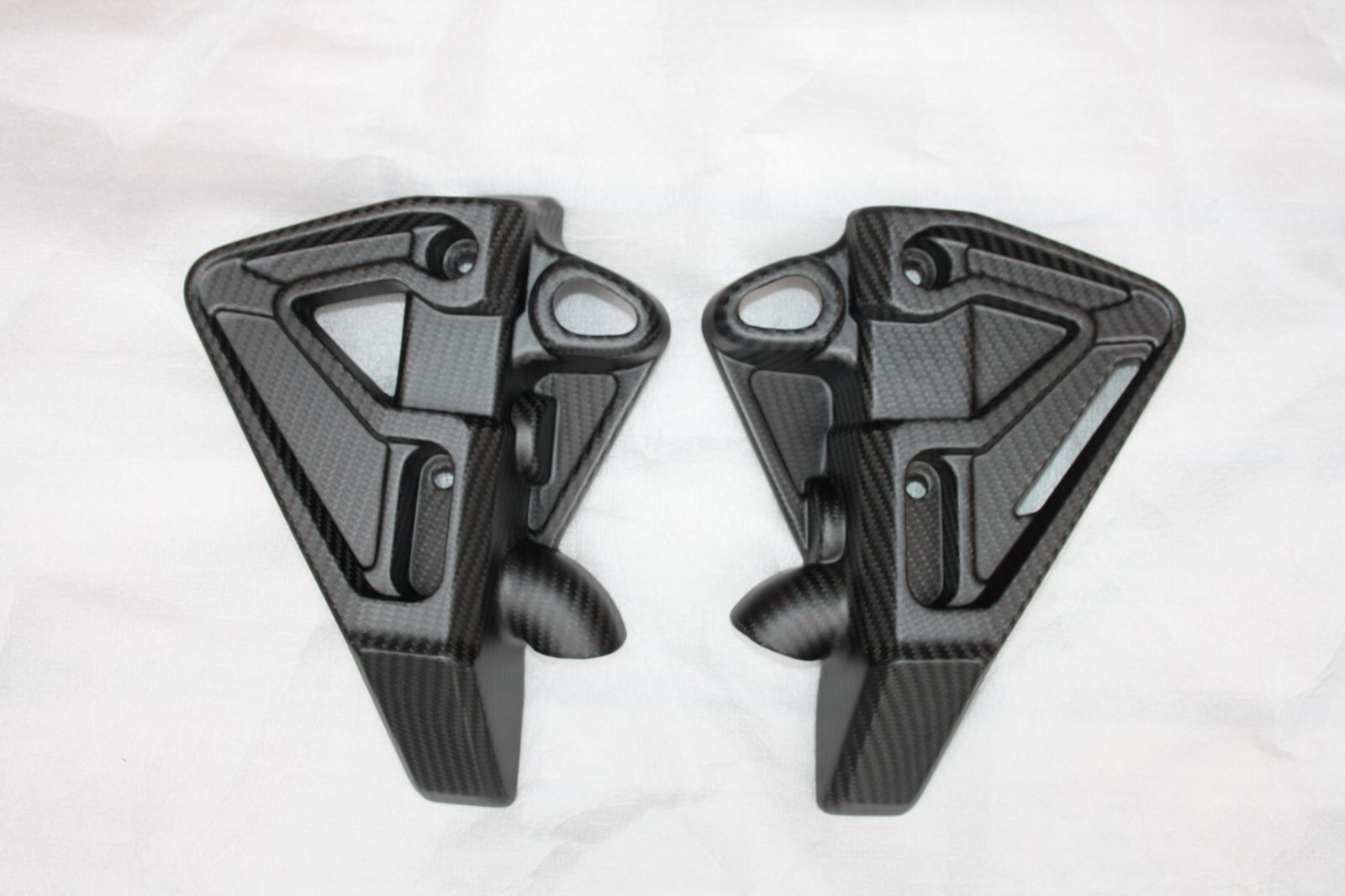 Écopes de radiateur Yamaha MT10 carbone mat refroidissement optimisé