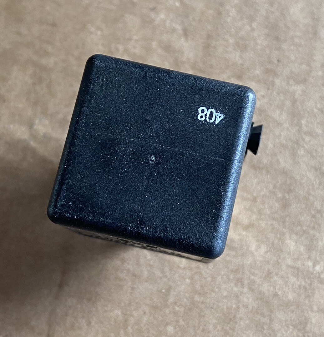 4 Pin OEM Mercedes-Benz Siemens Airmatic Relay 0025421319  