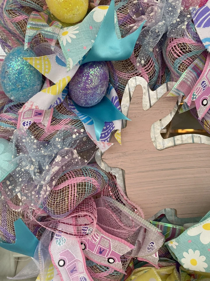 Corona de conejito de Pascua HECHA A MANO colorida alegre brillante lista para un hogar feliz Foto 2 de 4