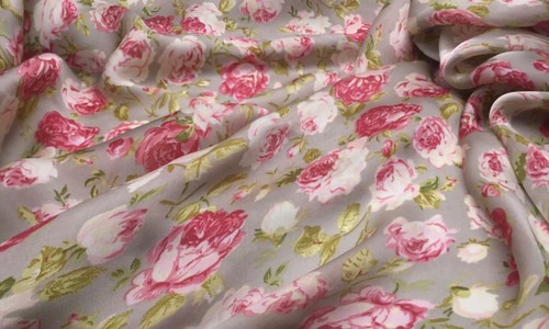 NEU schöner hochwertiger Designer weicher Satin Blumenmuster Stoff - Bild 5 von 5
