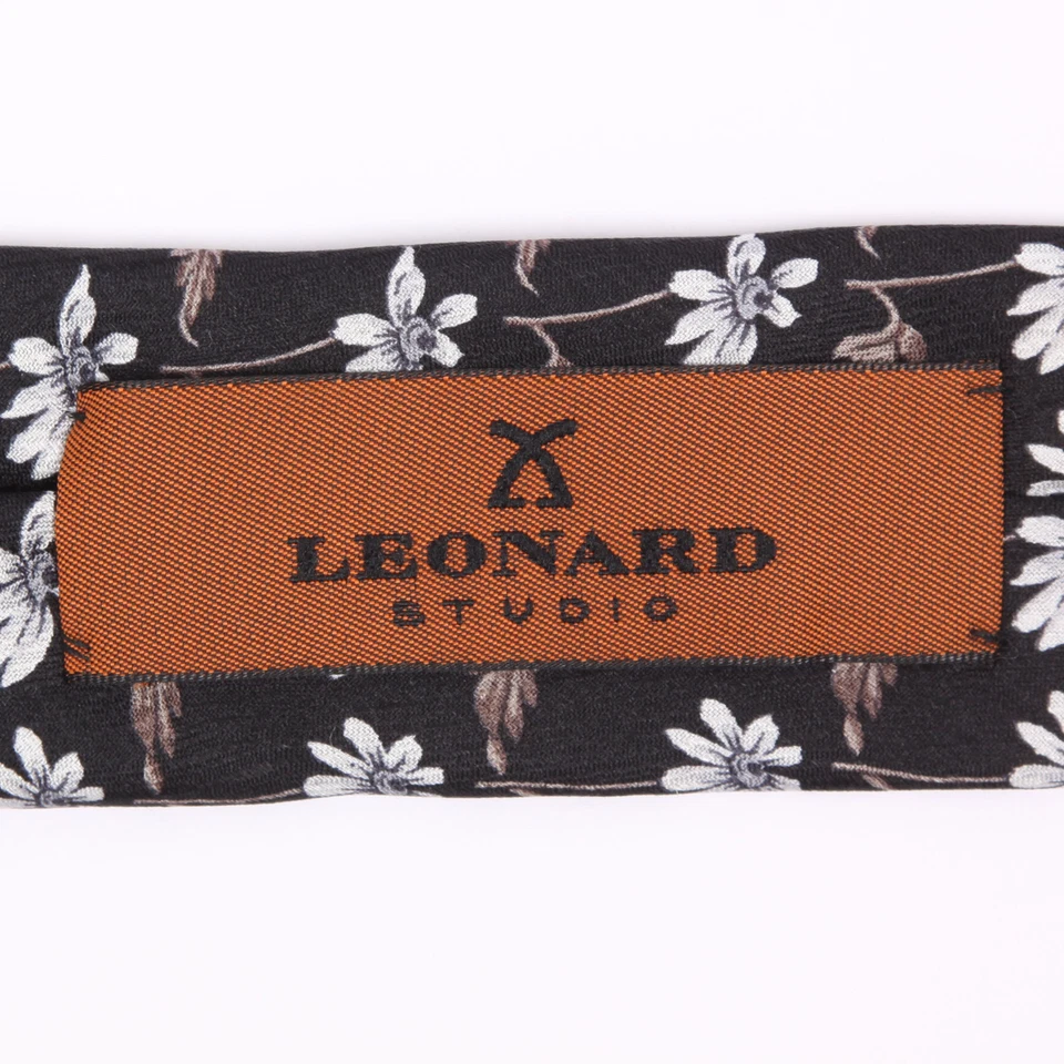 LEONARD STUDIO Floral Daisy Print on Black Sleek Silk Neck Tie - Image 4 of 4
