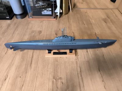 U-Boot Modell Kriegsmarine Typ XXI  1:72 Standmodell Auf Holzsockel