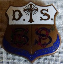 Antique/ Vintage St. Marys College Southampton Semper Paratus Enamel Cap Badge