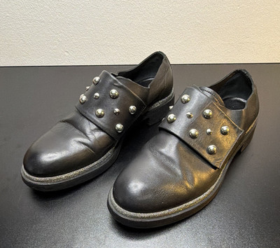 Alexander McQueen Women s US 8 Black Leather Studded Slip-On Loafer Flats
