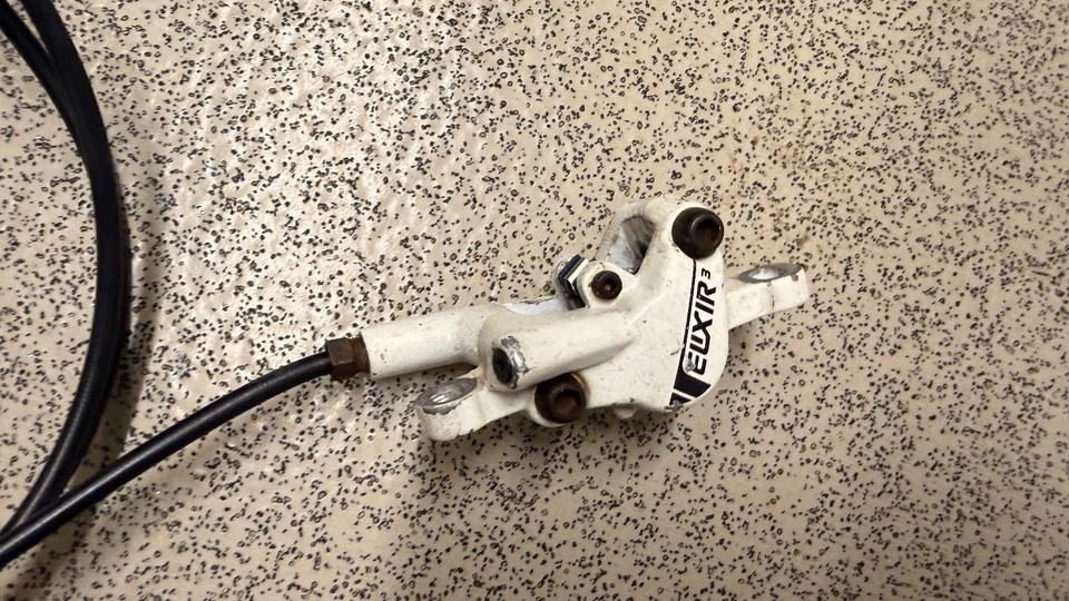 Avid Elixir 3 Freno Idraulico Posteriore - Tubo da 138 cm - Bled & Ready (J15) - Immagine 4 di 4