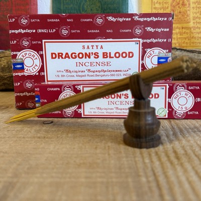 Satya Sai Baba Drachenblut Räucherstäbchen – 15g Packung Mit Ca. 12 Stäbchen