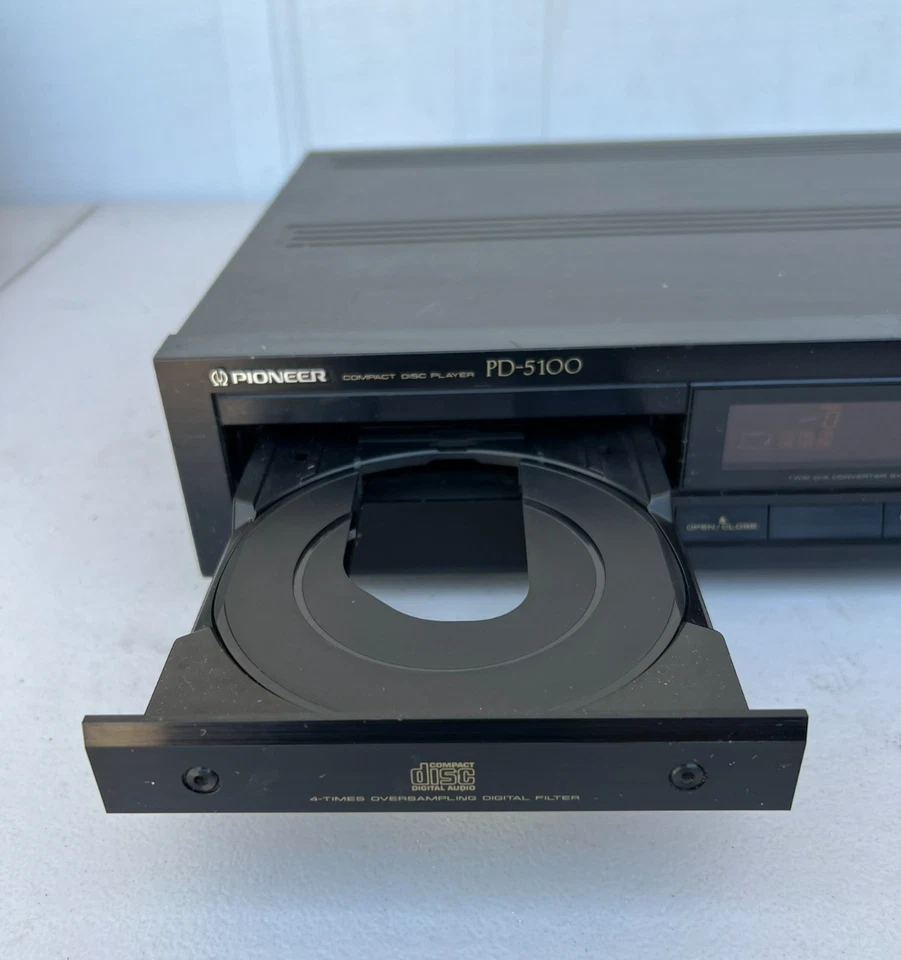 Reproductor de CD de disco compacto estéreo de una sola cubierta Pioneer de colección modelo PD-5100 ENCENDIDO Foto 4 de 4
