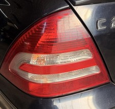 2006  Mercedes-Benz Real Light Left Side And Right Side ?