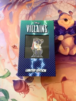 D23 Expo 2024 Disney Villains Judge Claude Frollo Enamel Stand MOG LE 400