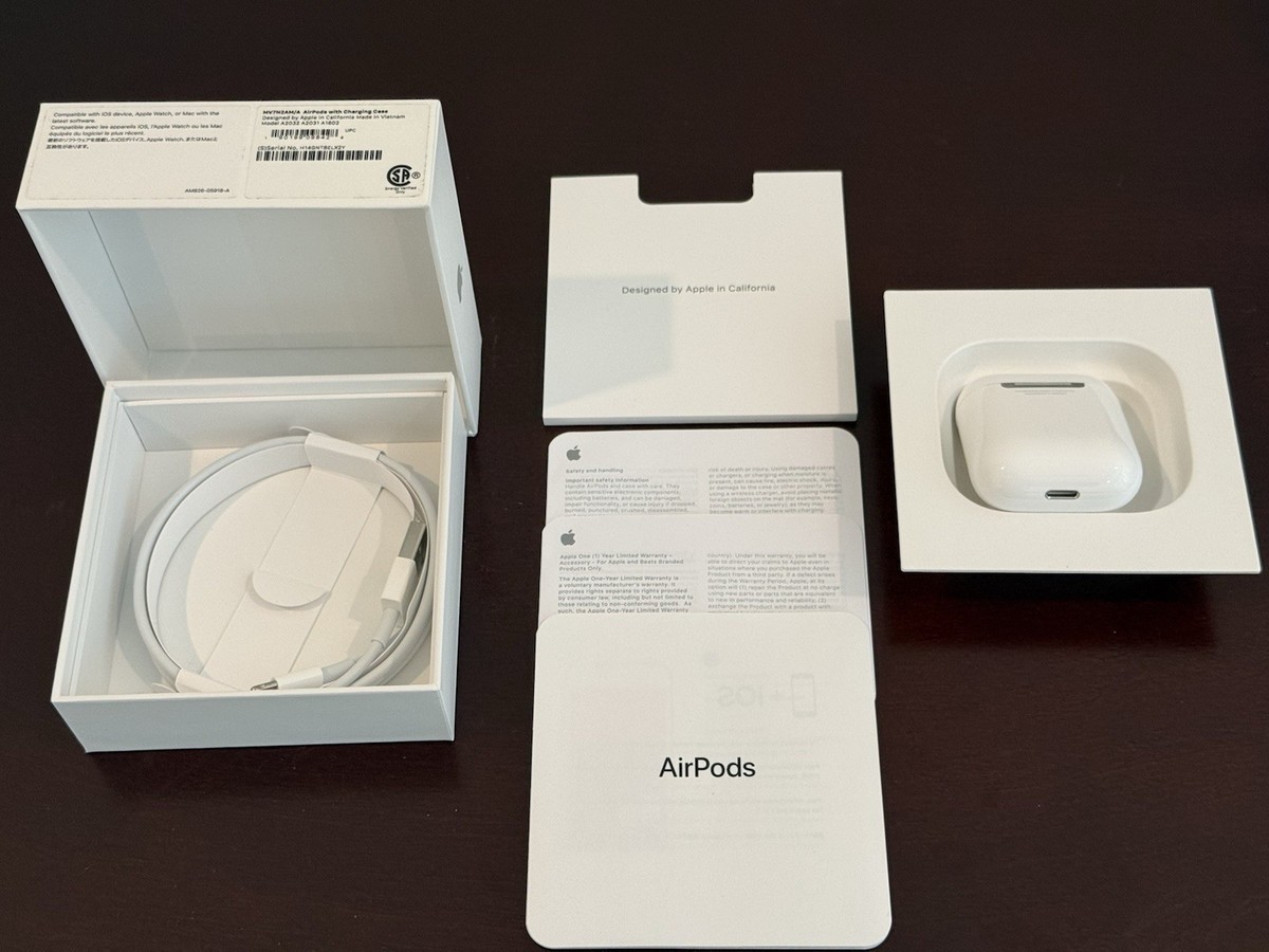 Apple AirPods 1st Generation In-Ear Headsets with Charging Case
