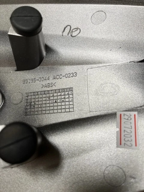 Kawasaki Ninja 400 asientos 2023 capucha metálica titanio crudo/725 OEM # 99994-1038-725 Foto 4 de 4