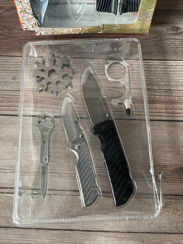 Juego de cuchillos plegables de acero inoxidable Ozark Trail multifunción para camping Foto 3 de 4
