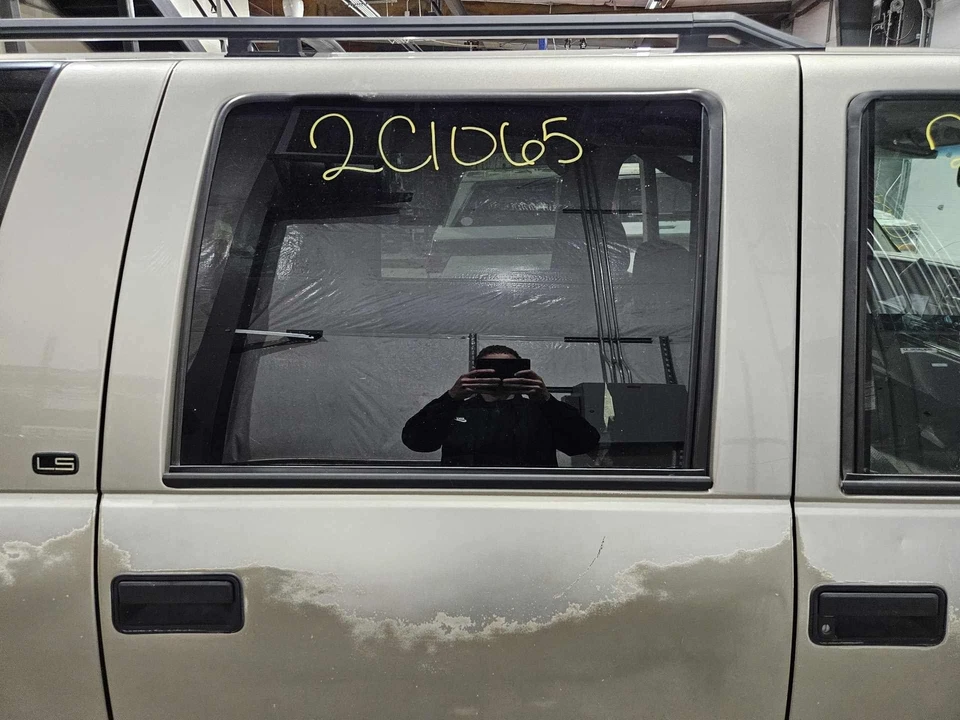 *DMG 1992-99 Chevy Suburban 1500 Pass RH Right Pewter-11U Rear Power Door Shell Foto 2 de 4
