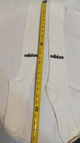 Chaussettes vintage Adidas Spell Out genou haut neuves 28 pouces de long blanc noir années 1970 - Photo 1 sur 3