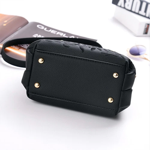 Women's leather shoulder bags, tote bags, messenger bags, crossbody bags - Photo 10 of 23