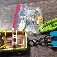 Playmobil Freizeit Auto mit Figuren & Zubeh&ouml;r: Surfbrett, Boot/Kajak, Anh&auml;nger