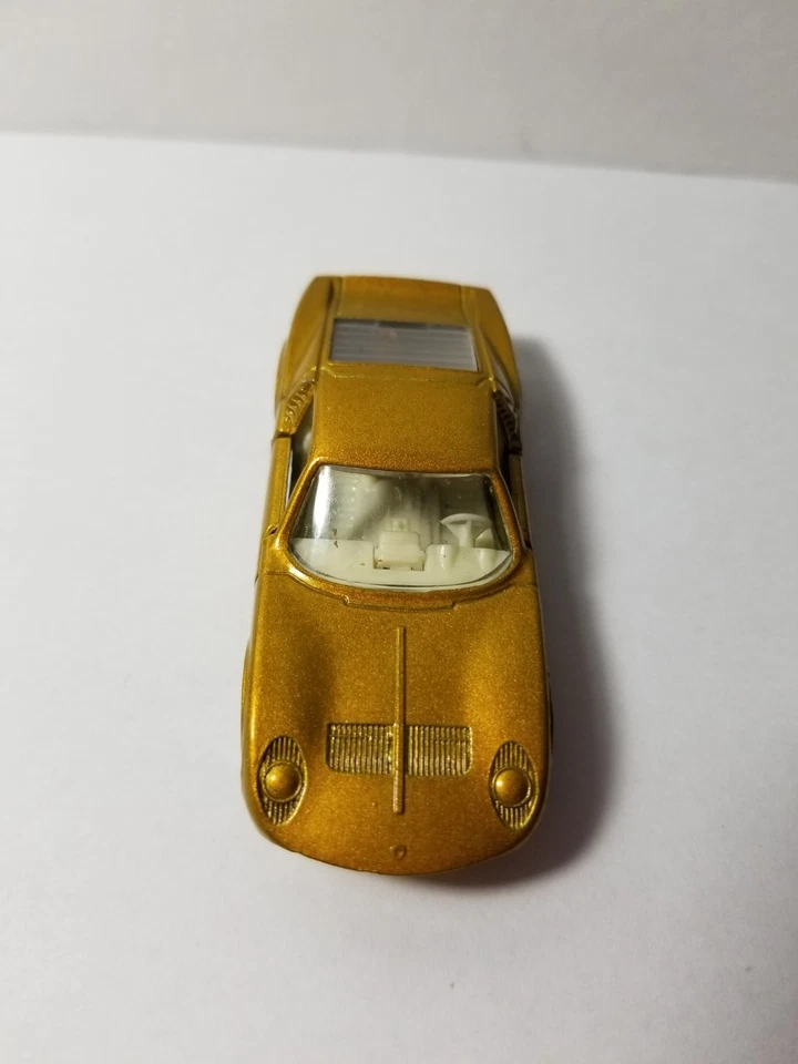 Used - Matchbox Superfast Gold Lamborghini Miura #33, White Interior, Doors Open - Image 4 of 4