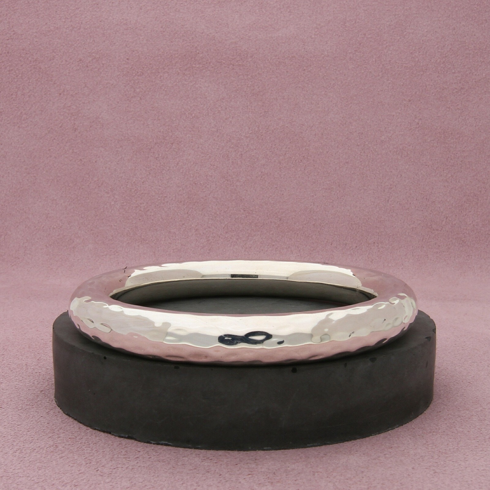 silpada sterling silver wide hammered bangle bracelet size 8in