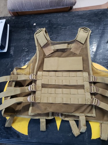 One size fits most fishing utility vest hook and loop straps pockets - Picture 5 of 11