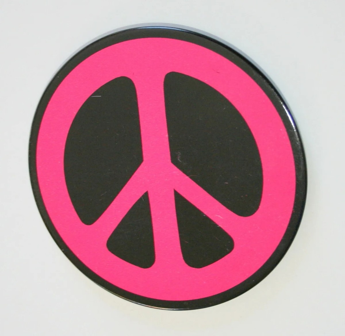 Peace様用です°・*:.。.☆ Vintage Pink Litho Metal Peace Sign Pin Original 1960s New NOS