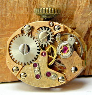 Vintage Croton 28E-101 21 jewel ladies wrist watch movement with good balance
