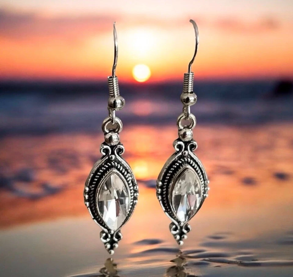 Restverkauf! Wunderschöne Vintage Edelstahl Ohrringe mit funkelnden Glassteinen  - Bild 3 von 4