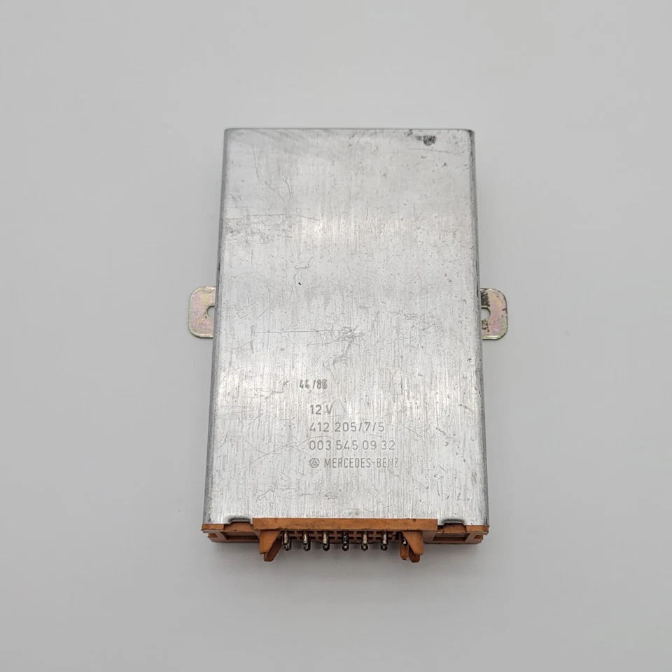 1986 1987 1988 1989 1990 1991 1992 Mercedes-Benz 300E módulo de controle 0035450932 - Imagem 3 de 4