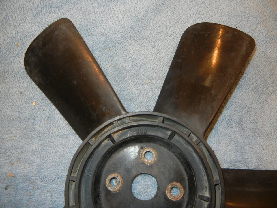 Ventilador de refrigeración del motor Opel Kadett L 1900 1969 1,9 N Foto 2 de 4