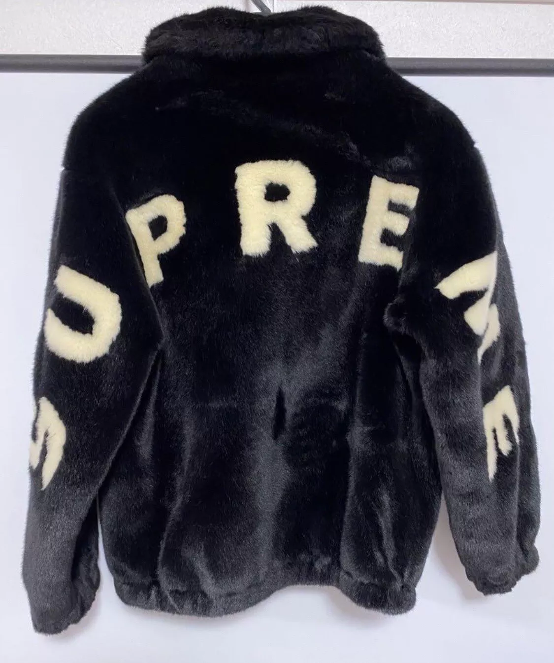 Veste de bombardier en fausse fourrure Supreme « noire » taille S