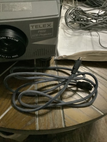Vintage TELEX P-600 LCD Projector W/Original Carrying Case & Remote *Tested* - Picture 5 of 18