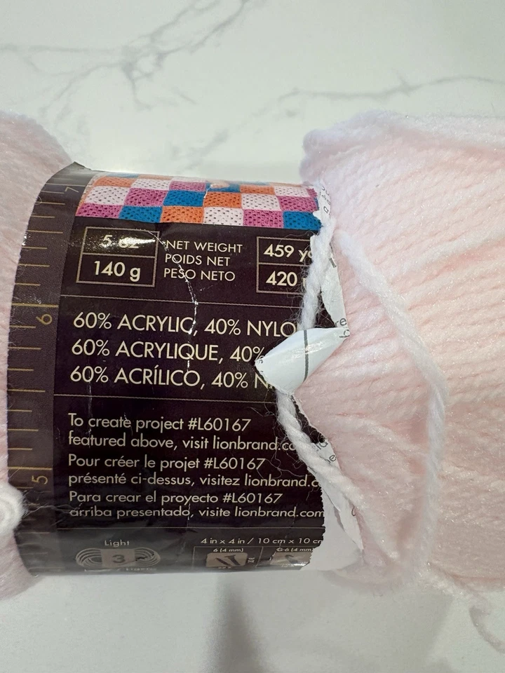 Fio macio Lion Brand Baby 104 pétalas 1 novelo 5 oz 459 jardas rosa muito claro - Imagem 4 de 4