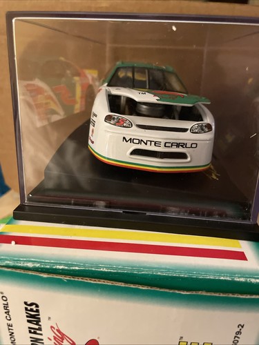 NASCAR DIECAST 1:24 REVELL 1998 #5 Terry Labonte Kelloggs Corn Flakes - Picture 9 of 10