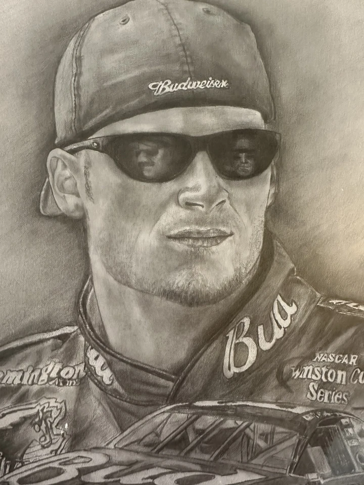 Dibujo enmarcado de Dale Earnhardt, Jr. Foto 2 de 4