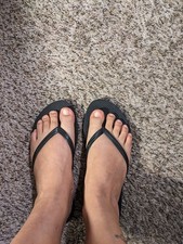 Old Navy Black Flip Flops Size 9