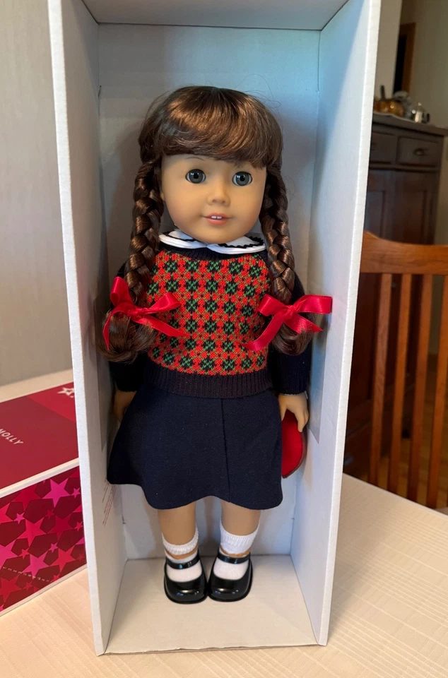 Muñeca y libro American Girl Molly nuevos, edición Farewell 2013 en caja original. Libro y gafas Foto 3 de 4
