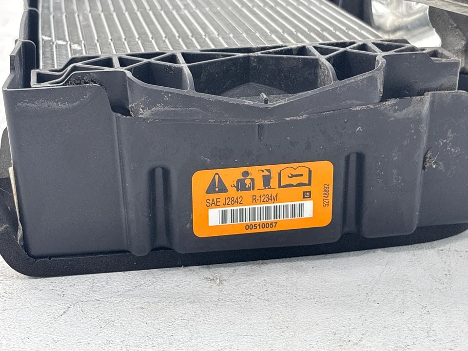 Núcleo evaporador aire acondicionado HVAC GMC Yukon XL 2015-2020 FABRICANTE DE EQUIPOS ORIGINALES Foto 4 de 4