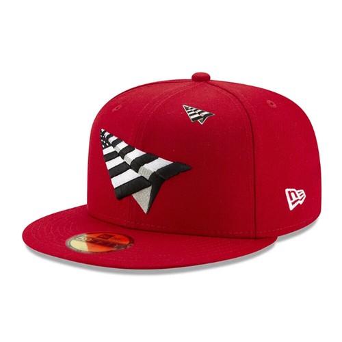 Auténtica Gorra Ajustada Nueva Era Planes de Papel RocNation - Roja 7 1/8" con Alfiler - Imagen 4 de 7