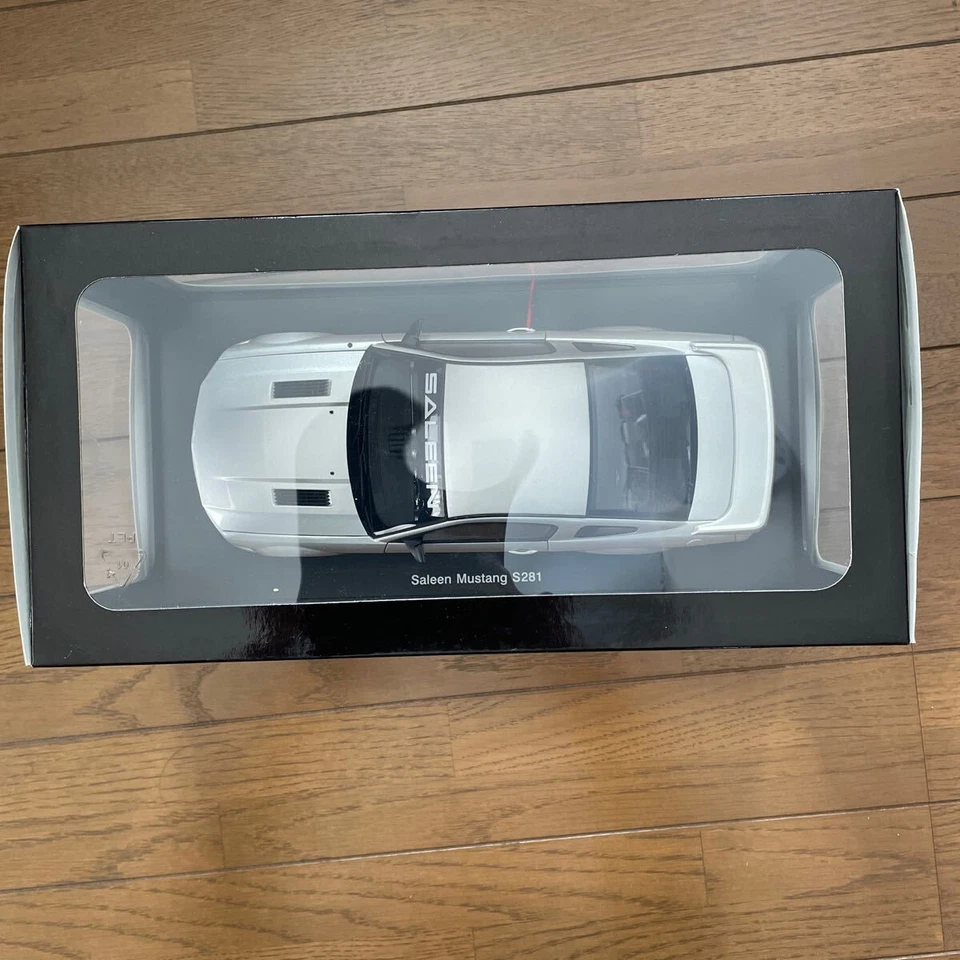 Saleen Mustang S281 AUTOart 1 18 Scale Diecast Model Car with Box Used - Image 3 of 4