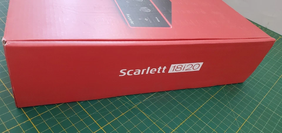 Focusrite Scarlett 18i20 3. Gen USB-Audio-Interface _4.3_5 - Bild 2 von 4
