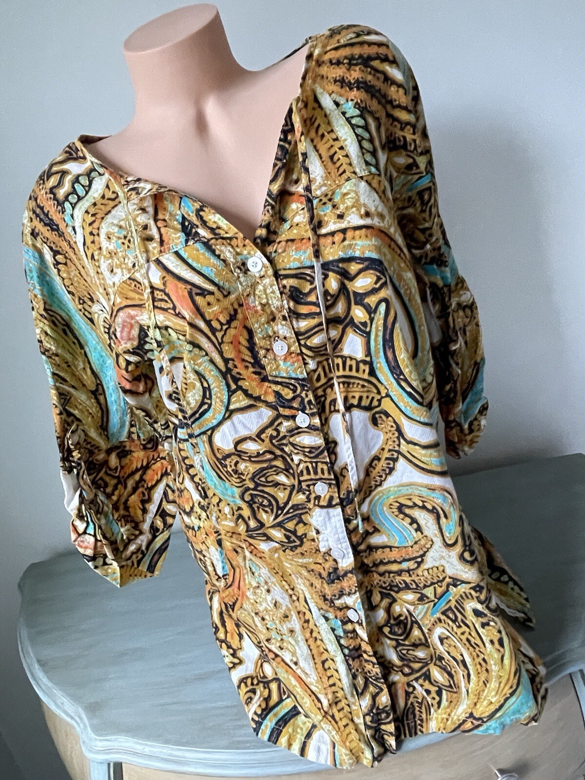 Colorful Gold Button V-Neck Tropical Palm Cotton Tee Size L 12 Coastal Regal Fun Top