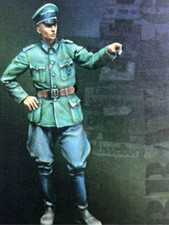 1/35 Scale WWII German Officer Figure – Resin Model Kit for Military Diorama