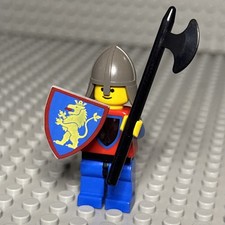 ??VintageLEGO Castle Crusader Minifigr Cas108 Blue Legs, Dk Gray Neck Protector