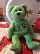 ty Beanie Babies "Kicks" green Soccer Bear dob Aug. 16, 1998