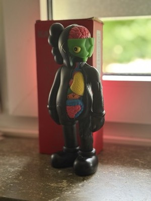 KAWS OriginalFake Kunstspielzeug Designer Toys Sammelfiguren Original 20 cm Neu