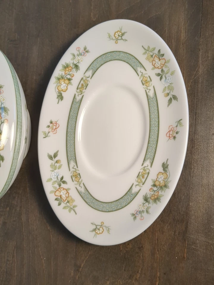 De colección 1974 Royal Doulton China Tonkin Gravy Boat y placa base excelente  Foto 3 de 4